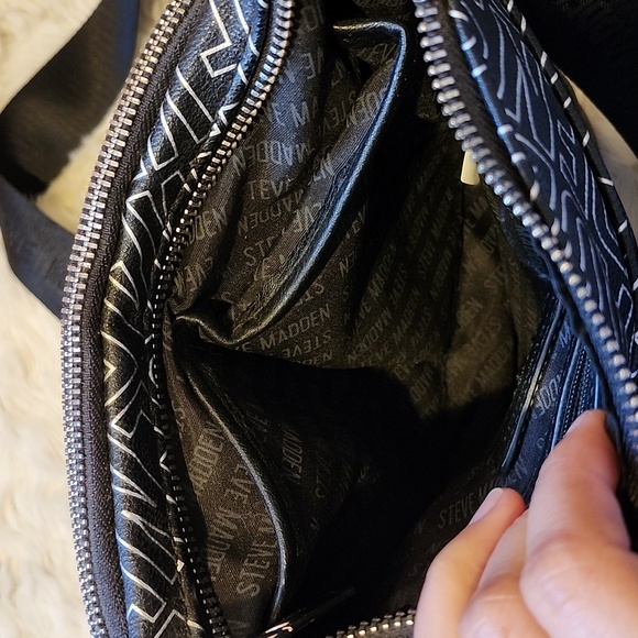 Steve Madden Crossbody Bag - Picture 5 of 12